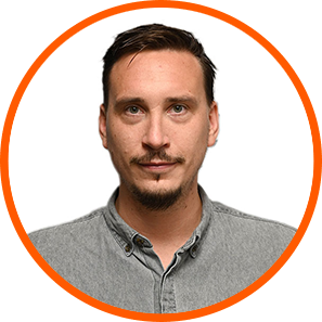 Timo Bongartz, expert in cannabis lighting technology, faces camera; LED grow lights.